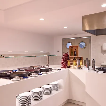 Ahoi! Urban Hotell 3*