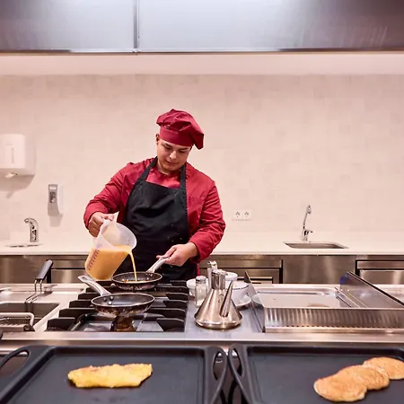 Ahoi! Urban Hotell 3*