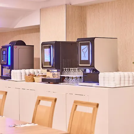 Ahoi! Urban Hotell 3*