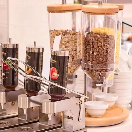 Ahoi! Urban Hotell 3*