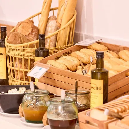 Ahoi! Urban Szálloda 3*