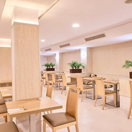 Ahoi! Urban Szálloda 3*