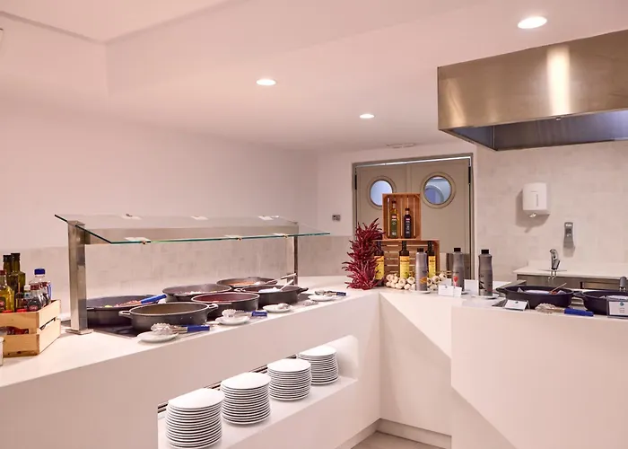 Ahoi! Urban Hotel 3*